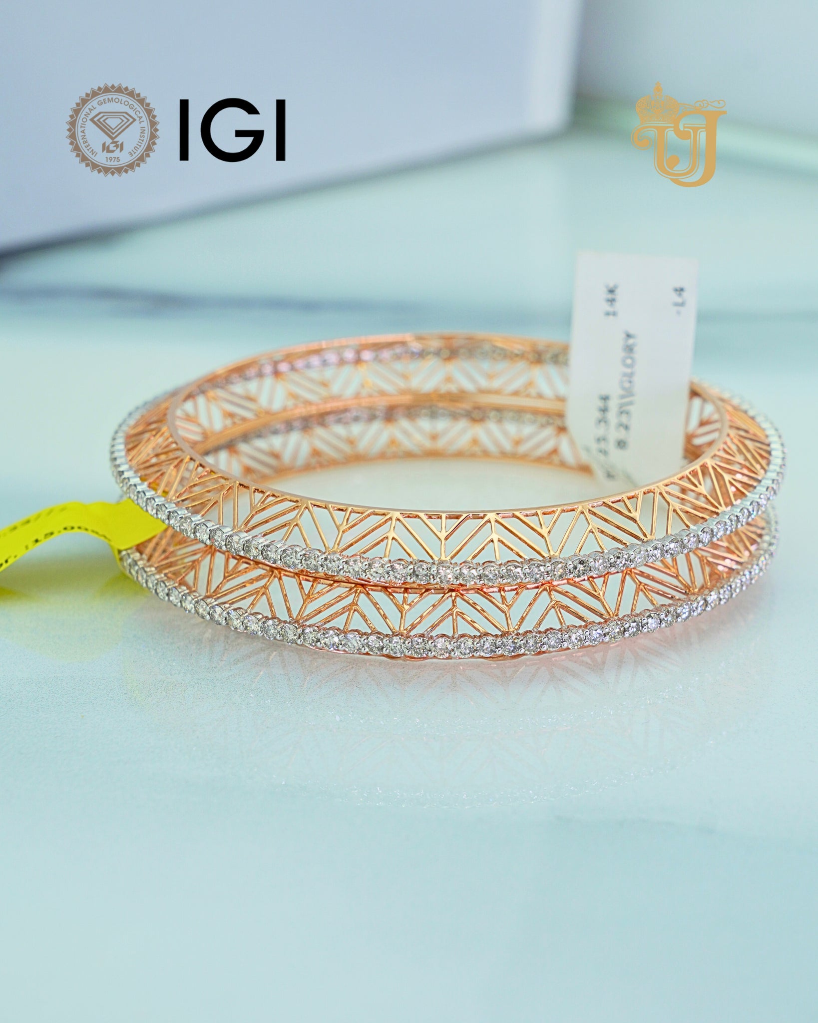 BANGLES (8.23)