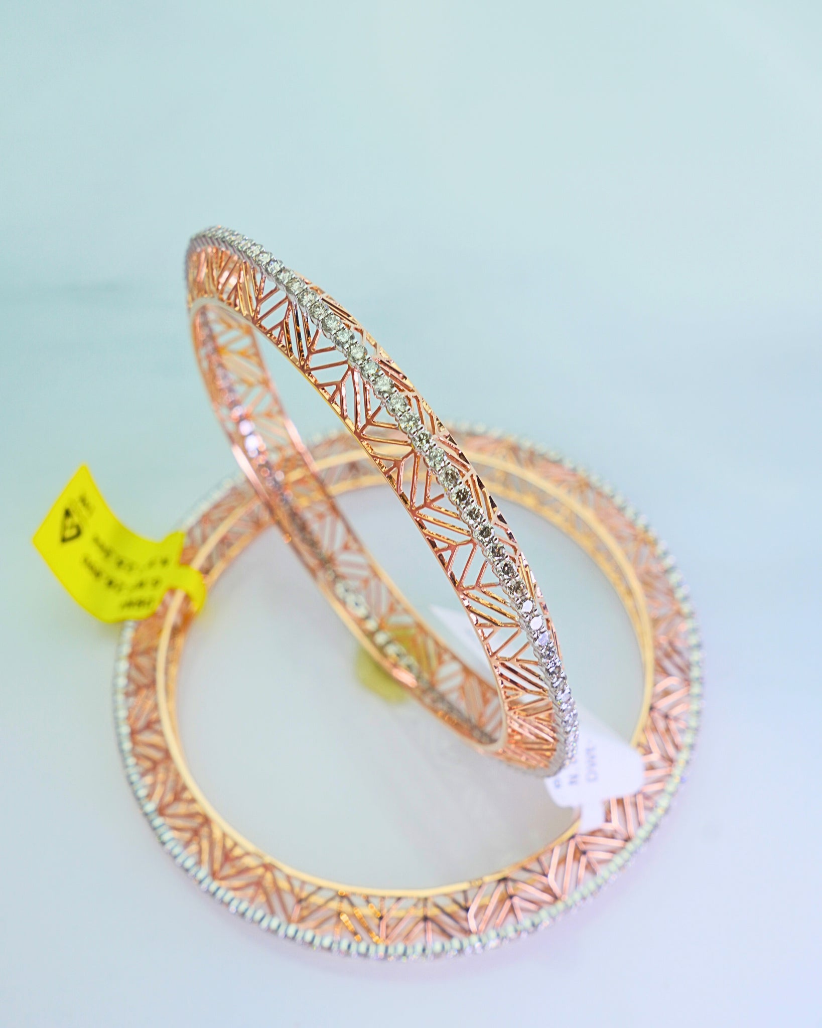 BANGLES (8.23)